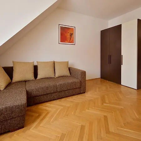 Apartmán Ambiente Serviced - Tallerova *