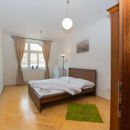 Apartmán Ambiente Serviced - Tallerova *
